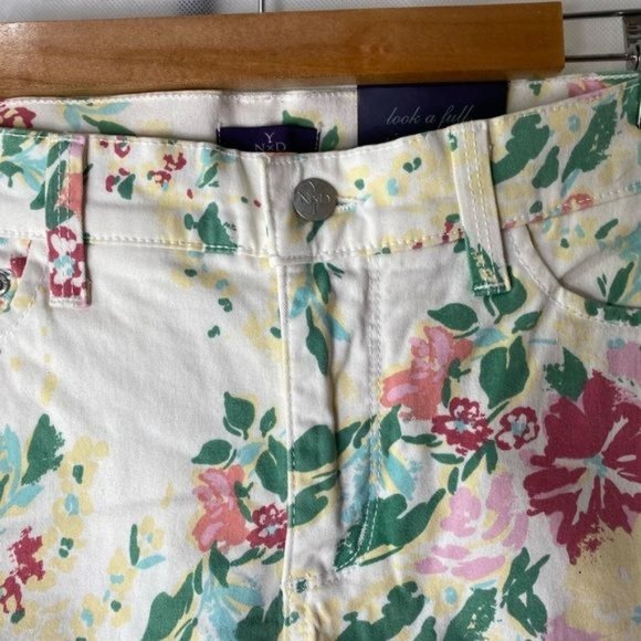 NWT NYDJ Kendall Printed Roll Cuff Ankle Jean lift tuck tech White Floral size 6 - Picture 2 of 13